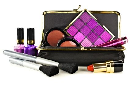 Gluten-containing Cosmetics: What’s in Your Make Up Bag?